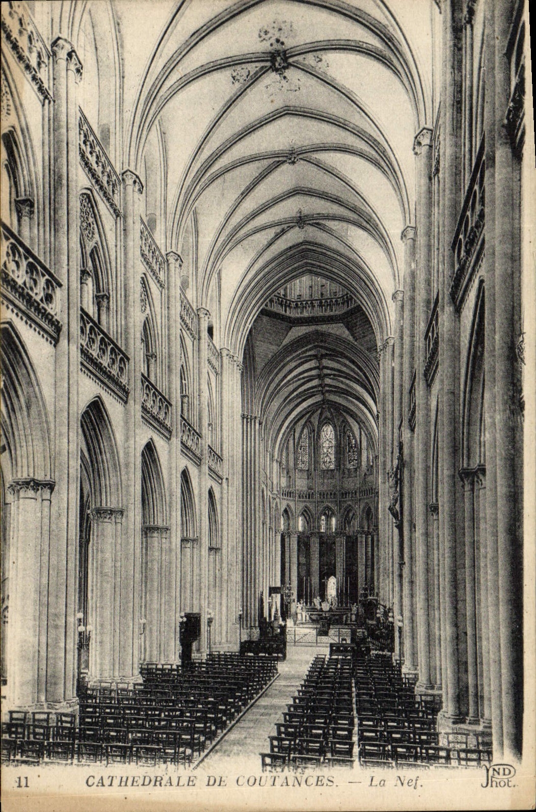 CPA Cathedrale De Coutances La nef