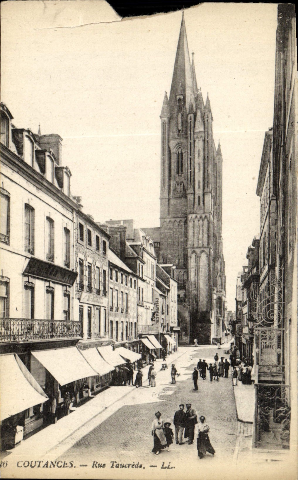 CPA Coutances Rue Taucrede