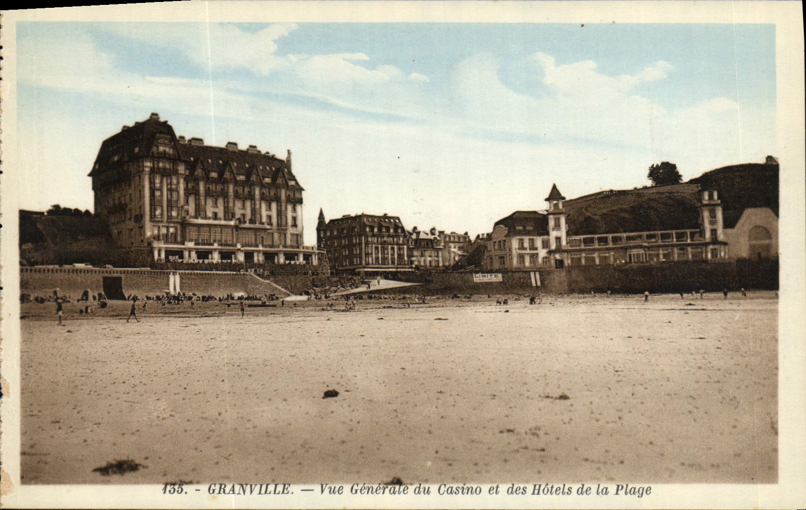 CPA Granville Vue Generale Du Casino Et Des Hotels De La Plage