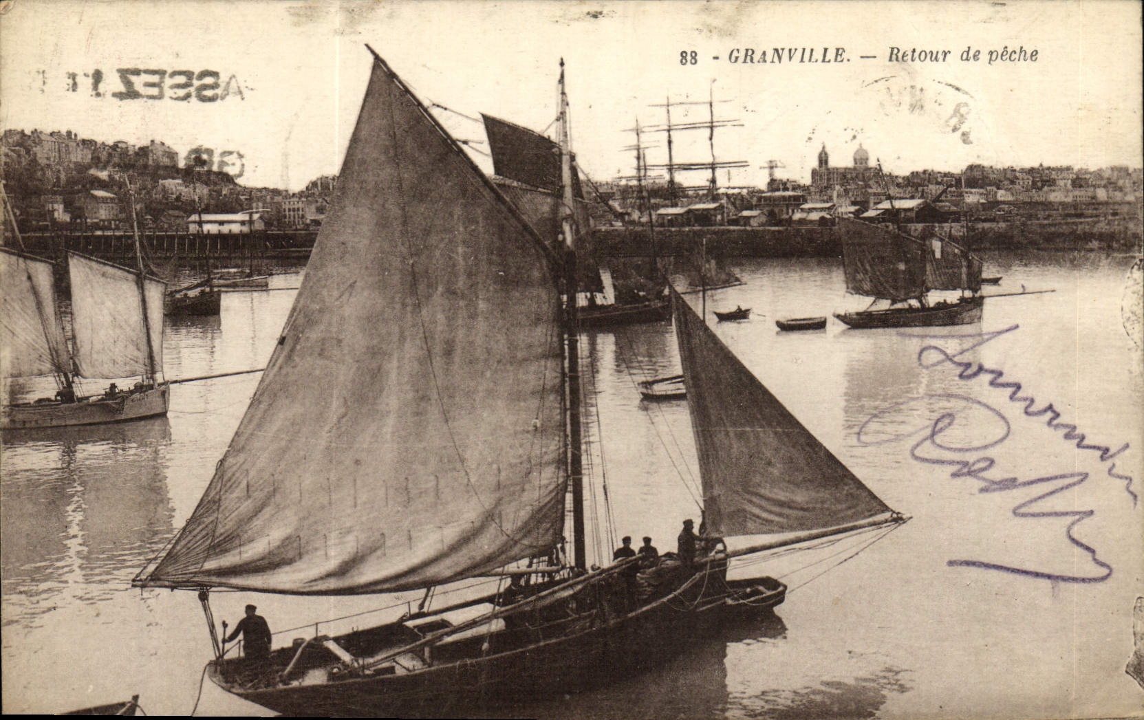 CPA Granville Retour De Peche Bateau