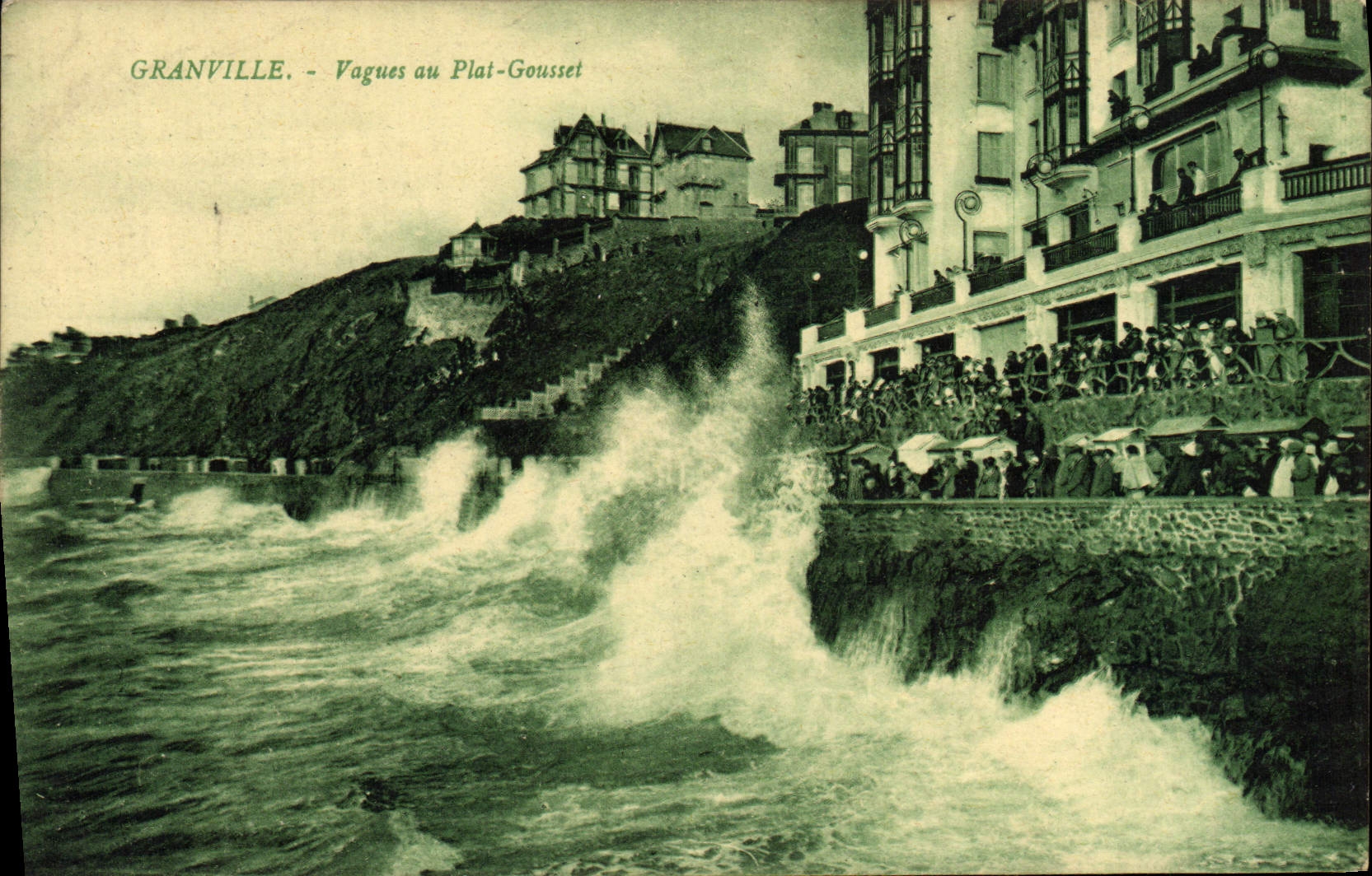 CPA Granville Vagues au plat Gousset