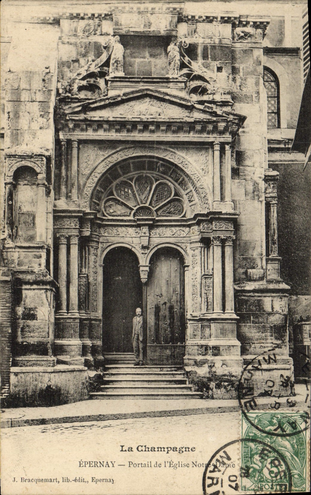 VINTAGE POSTCARD Epernay Gate of the Notre Dame Church