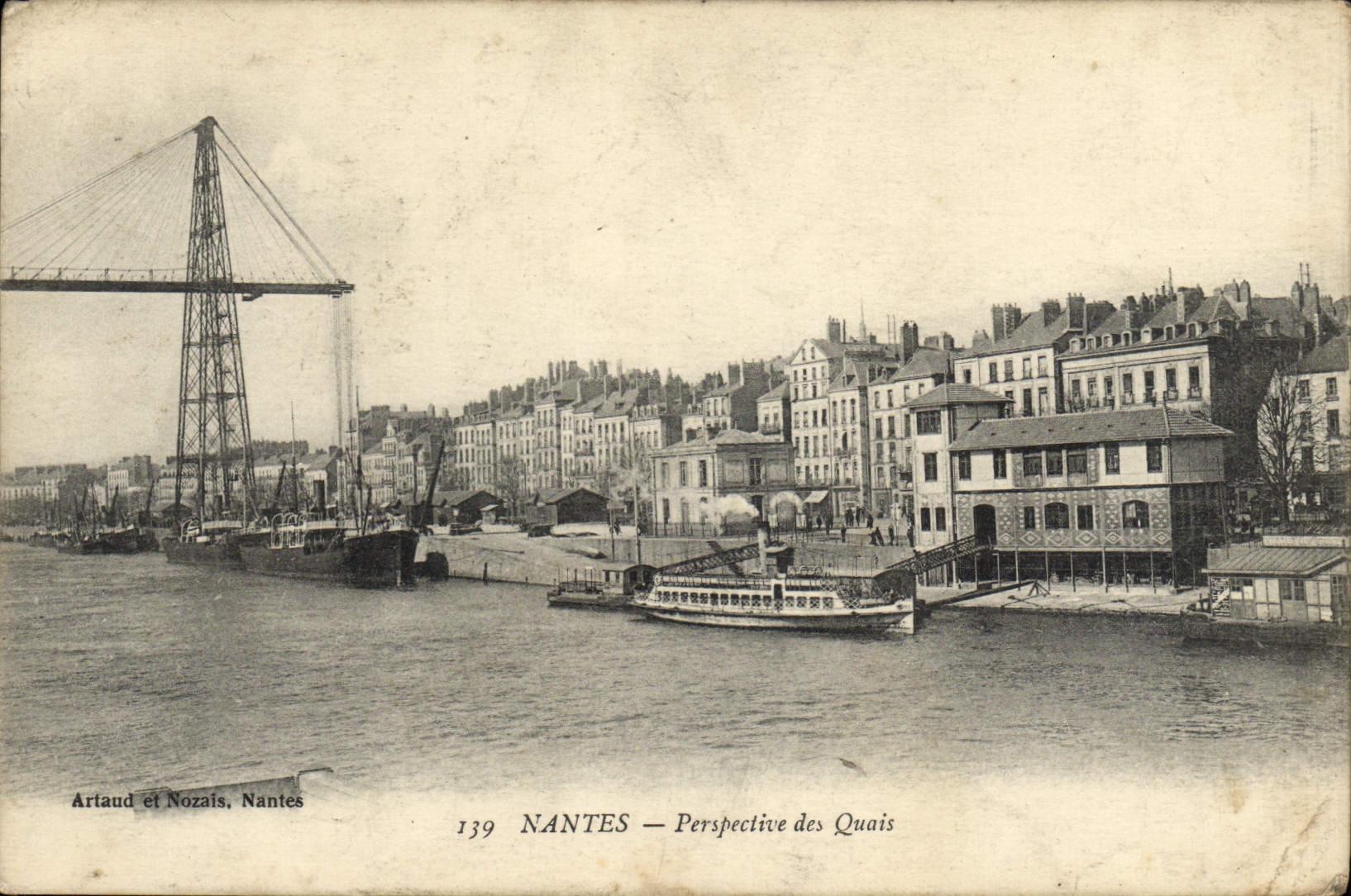 VINTAGE POSTCARD Perspective Nantes Of the Quays Boats