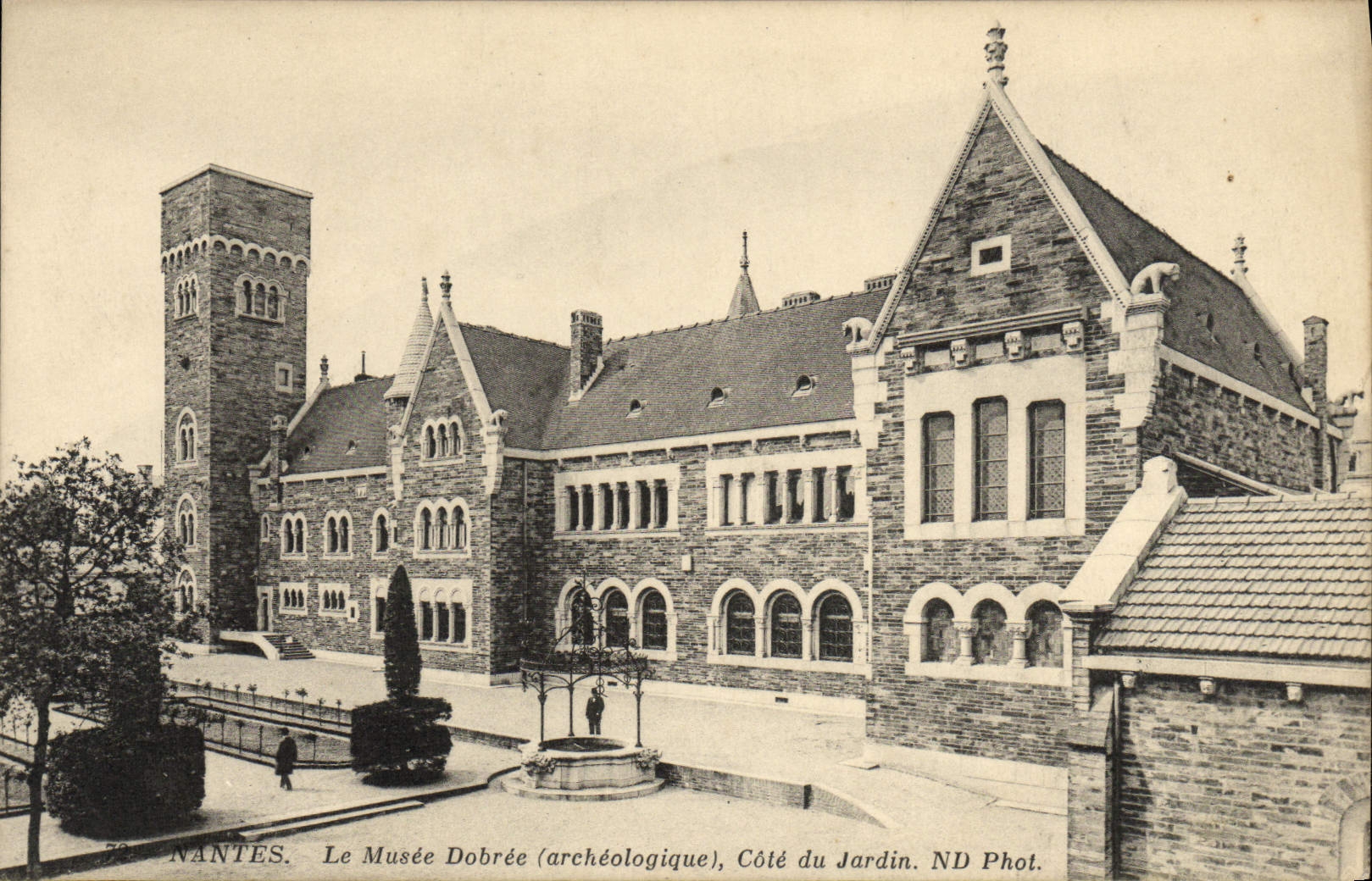 VINTAGE POSTCARD Nantes the Dobree Museum Dimensions Garden