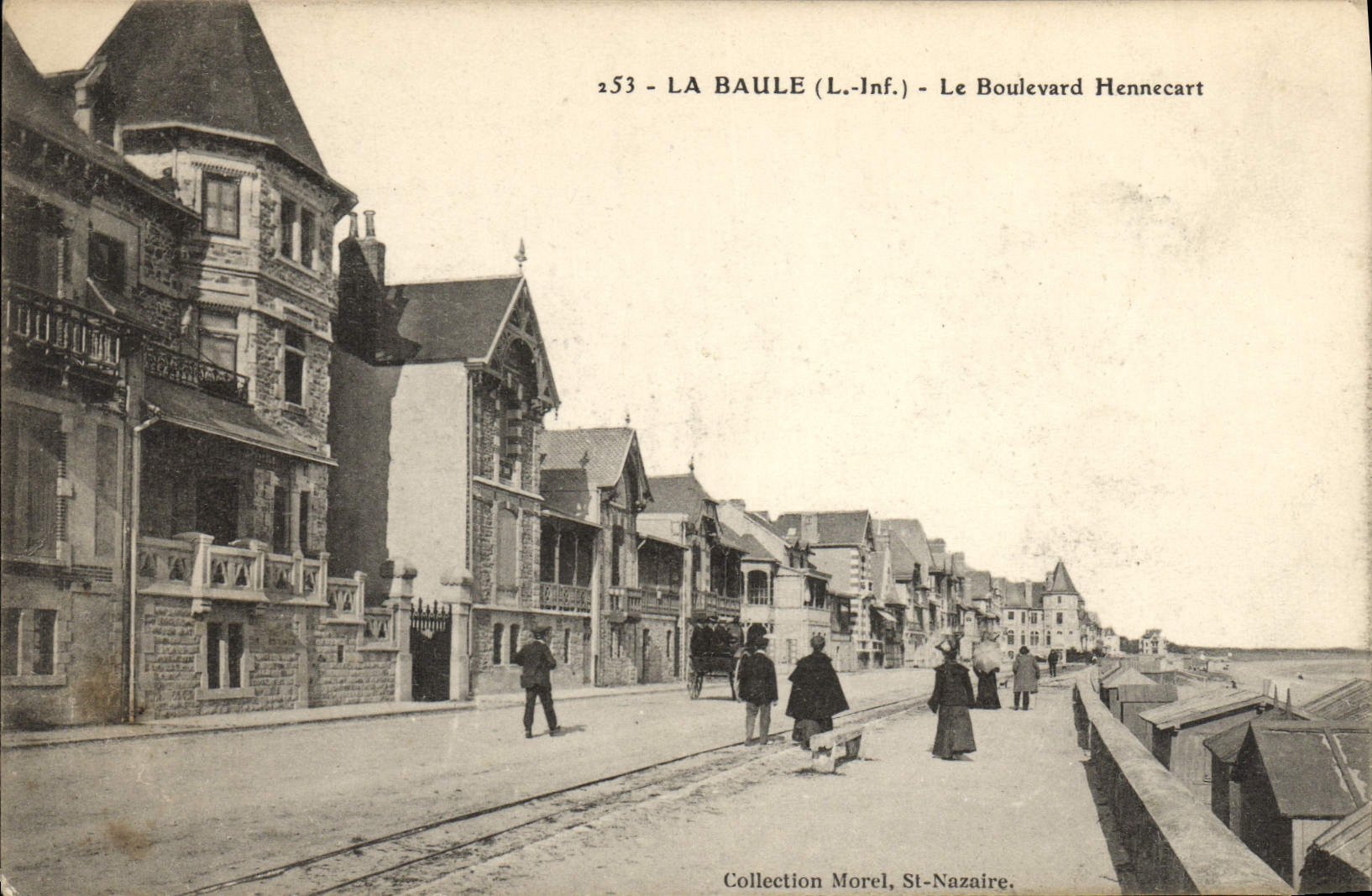 VINTAGE POSTCARD La Baule the Hennecart Boulevard