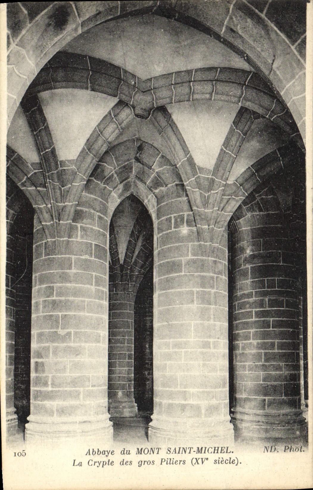 CPA Abbaye Du Mont Saint Michel La Crupte Des Gros Piliers