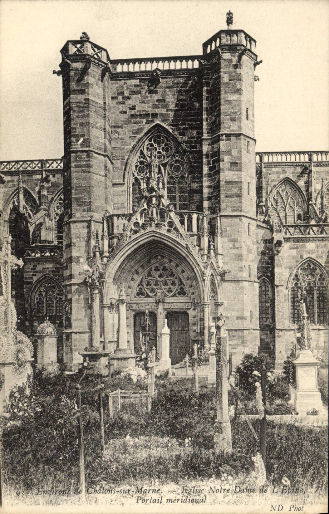 VINTAGE POSTCARD Surroundings Of Trawl-nets On the Marne Notre Dame Church Of the Church southernmost Gate