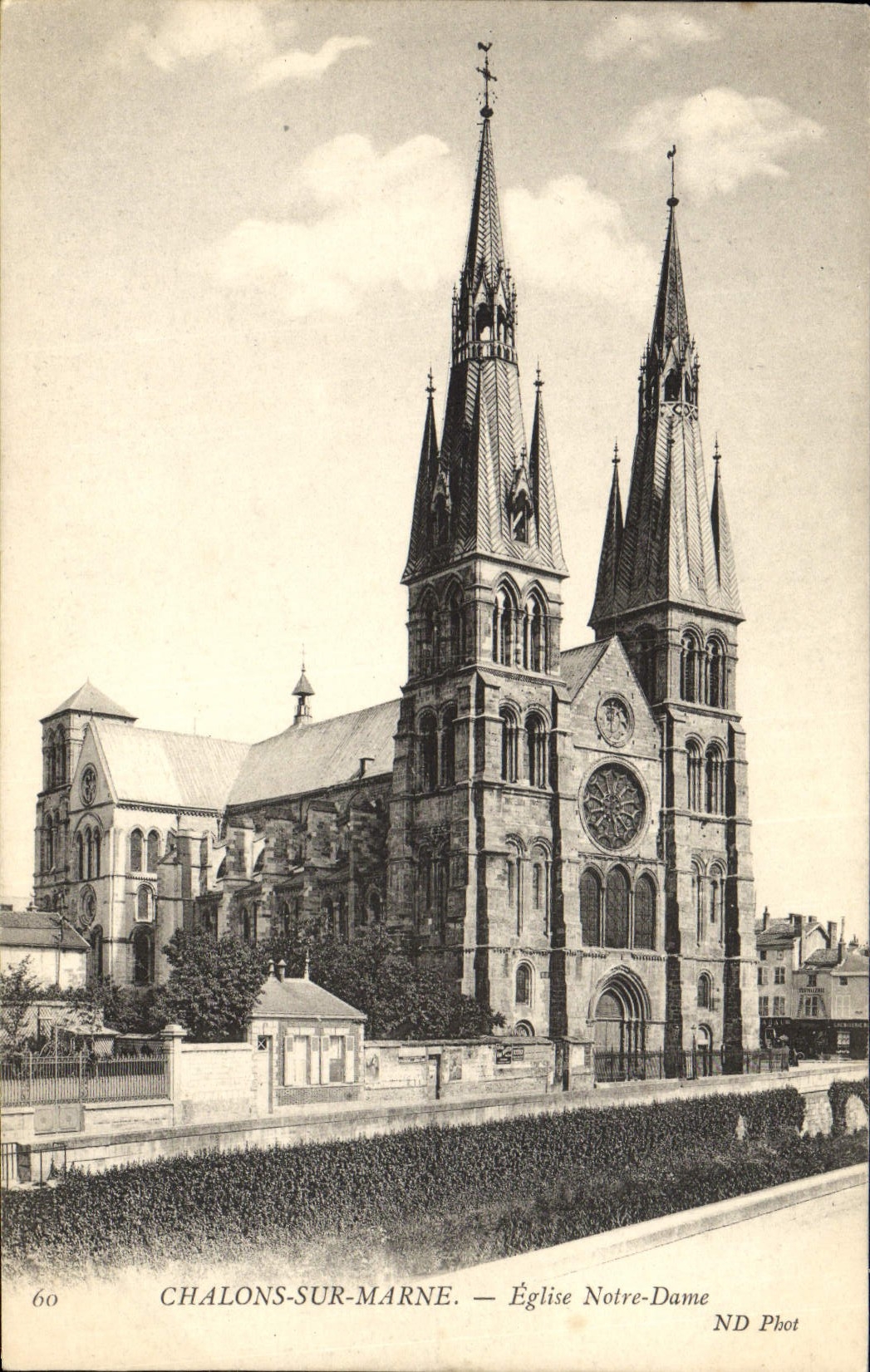 VINTAGE POSTCARD Trawl-nets On the Marne Notre Dame Church