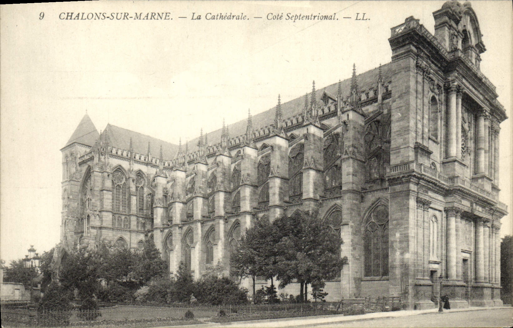 VINTAGE POSTCARD Chalons On Sea the Cathedral Dimensions septentrional
