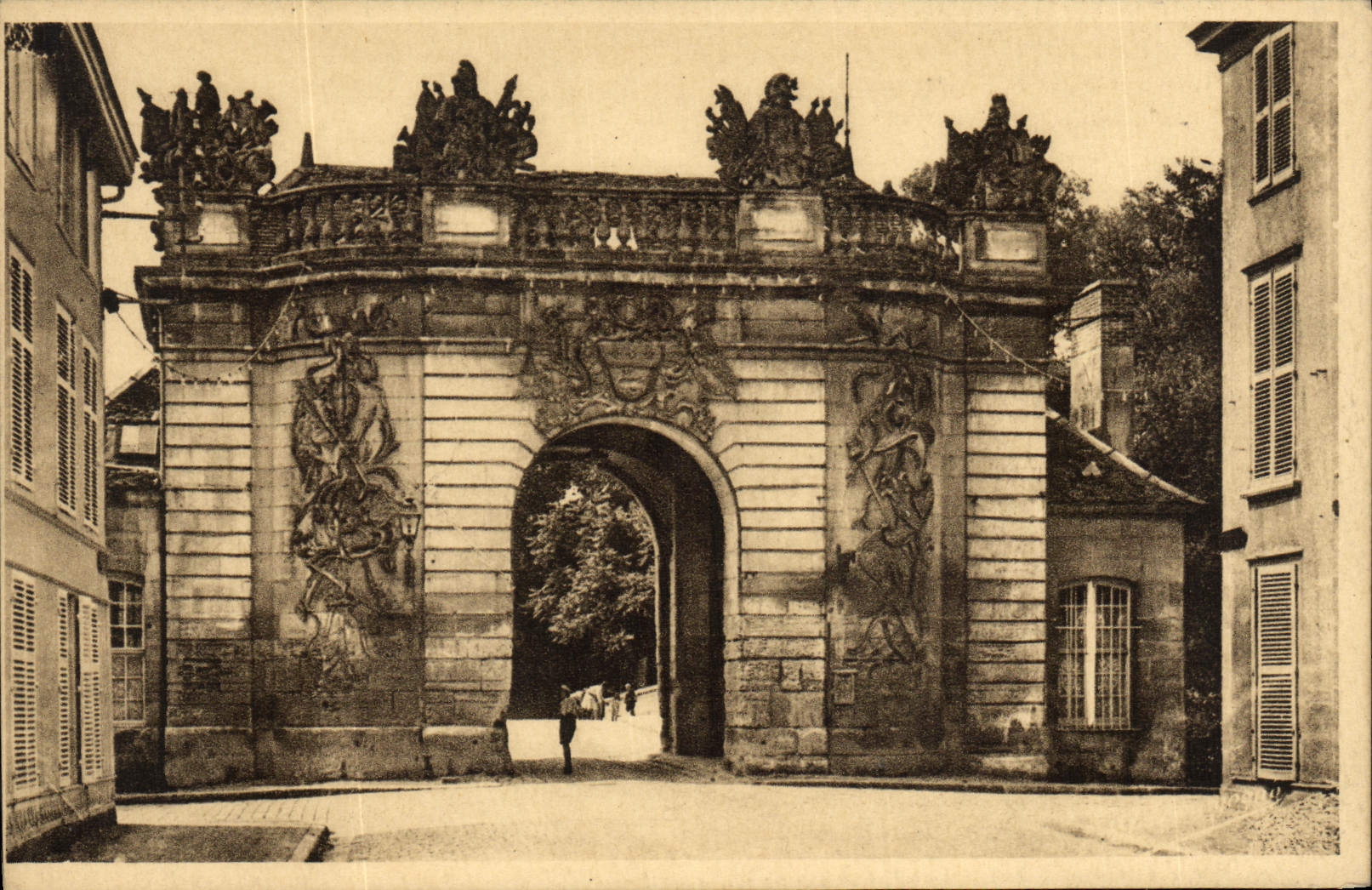 VINTAGE POSTCARD Vitry François Carries Bridge