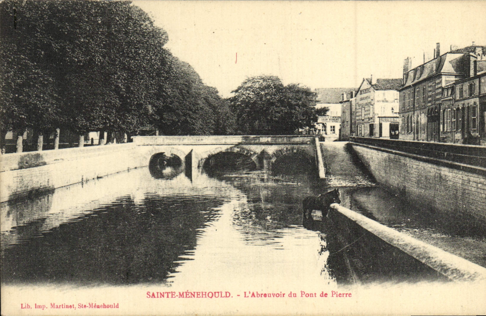 VINTAGE POSTCARD Sainte Menehould the Feeding trough Of the Bridge Of Pierre Horse