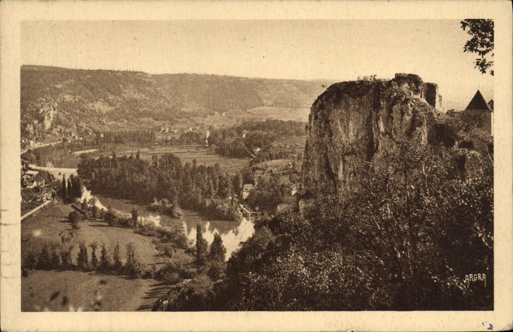 VINTAGE POSTCARD Valley Of the Batch the Rock Of St Cirq Lapopie And the Village Of Turn De Faure