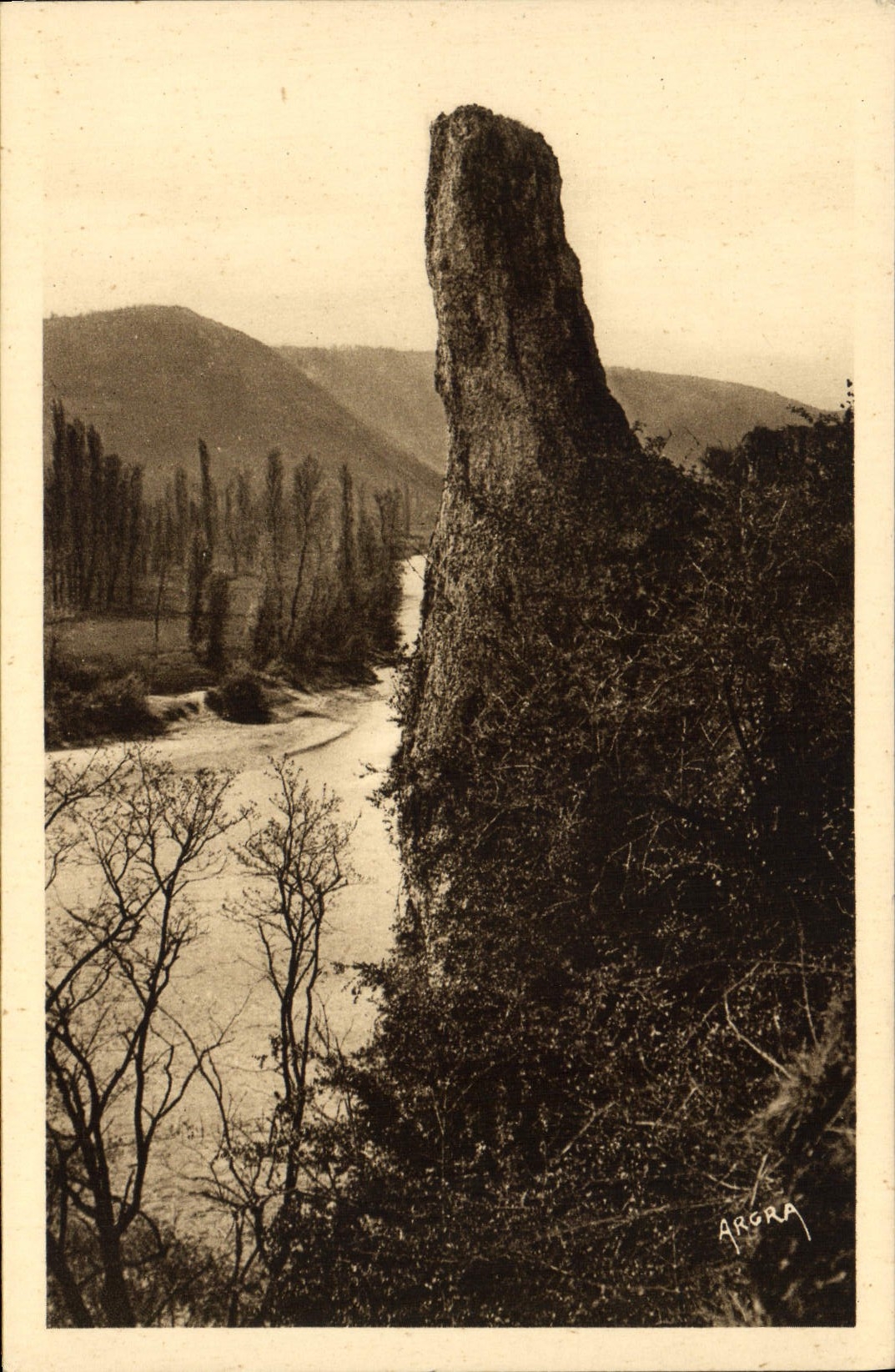 VINTAGE POSTCARD Souillac the Rock Of the Last nine Spindles