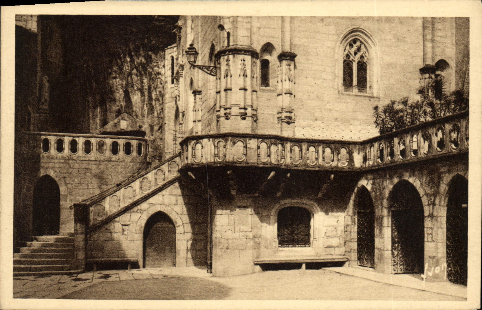 VINTAGE POSTCARD Rocamadour the Square has Guache the Staircase Of the Vault