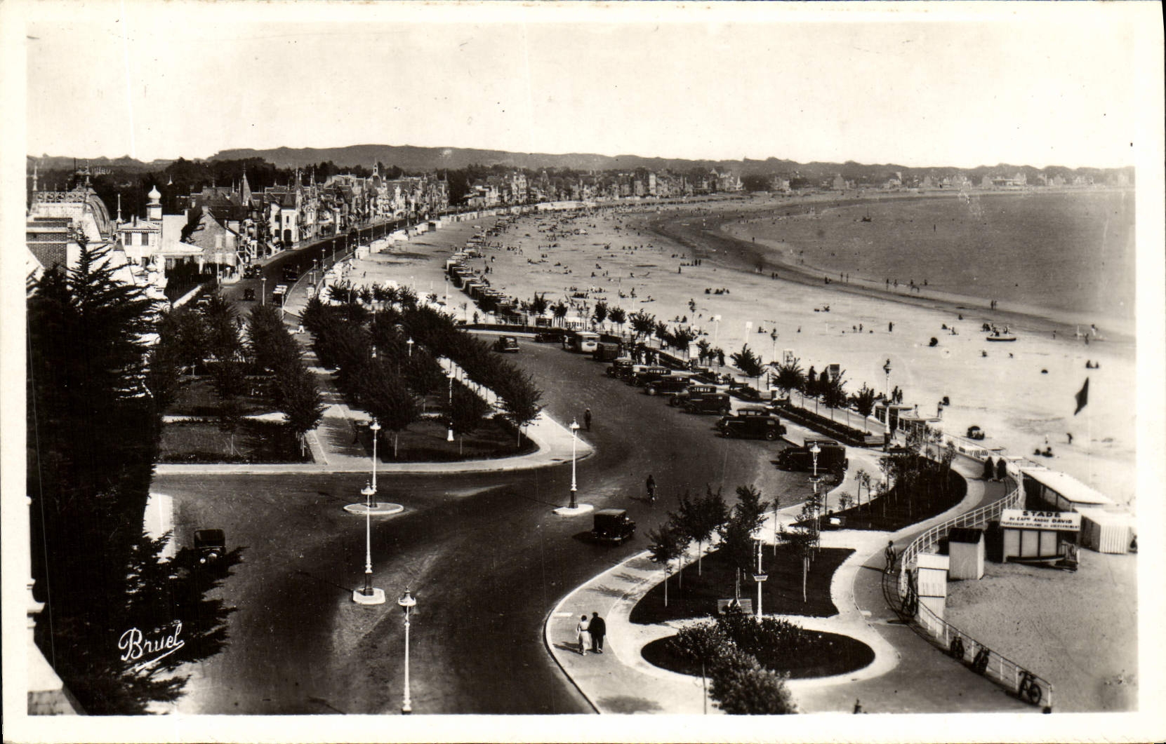 VINTAGE POSTCARD La Baule On Sea View Of the Beach