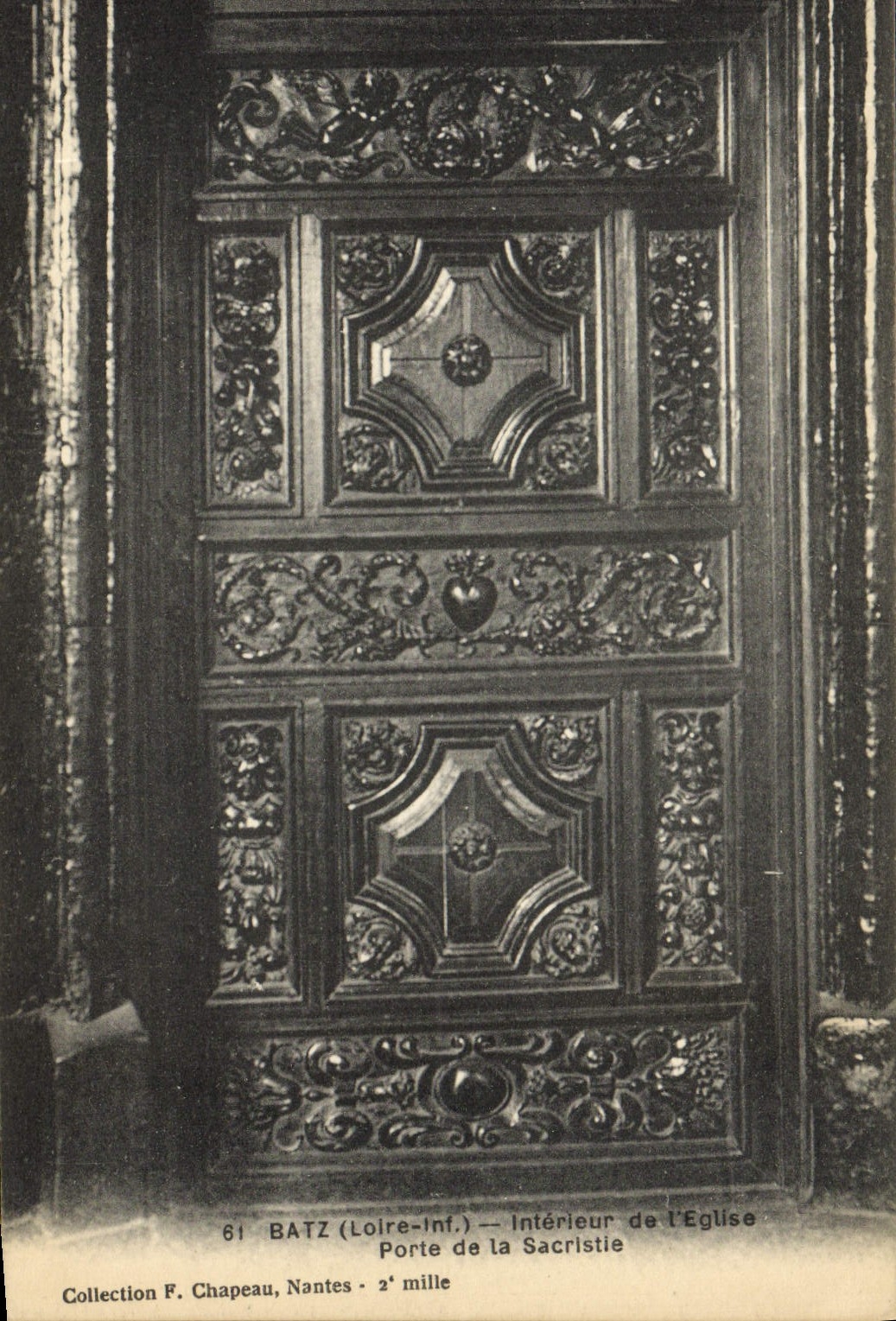 VINTAGE POSTCARD Batz Interieur Of the Church Carries Sacristy