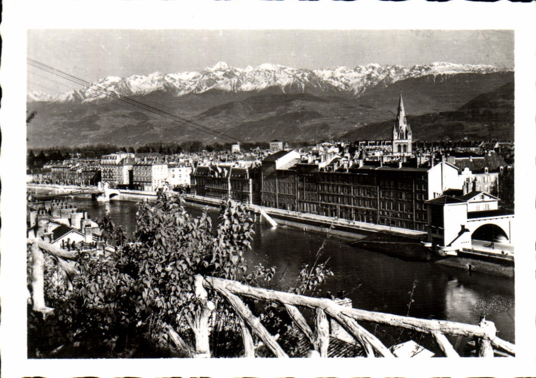CPM Vue Generale Et Les Alpes Grenoble
