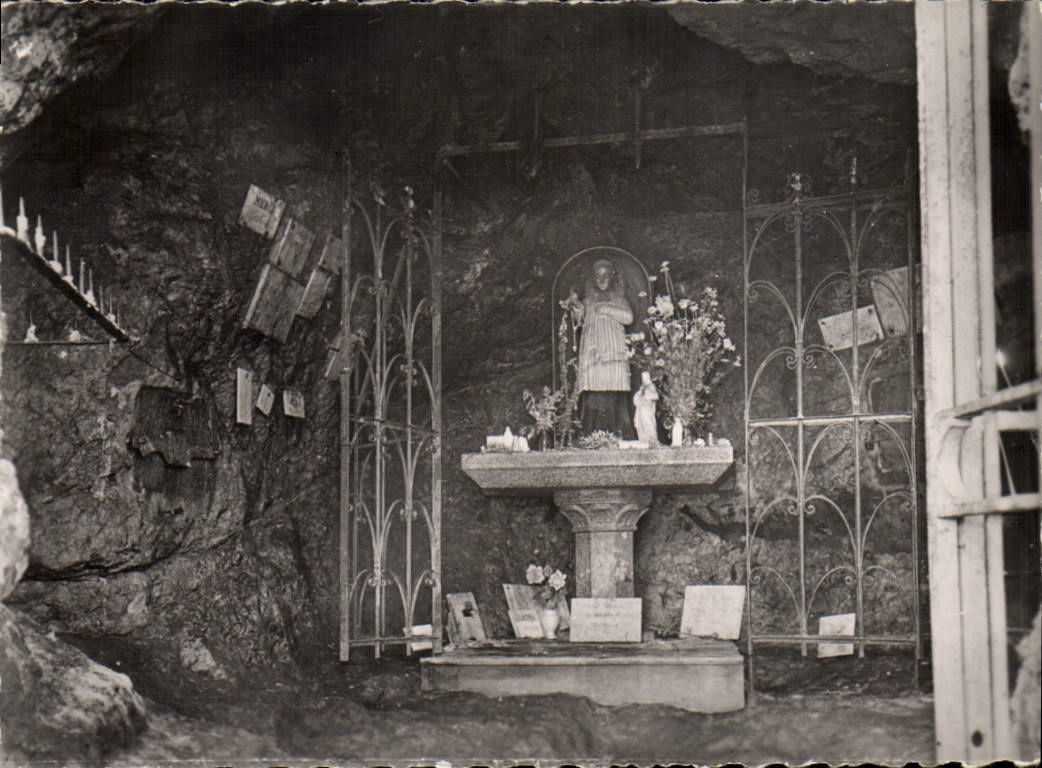 CPM Mervent Pierre Brune Grotte Du Pere De Montfort