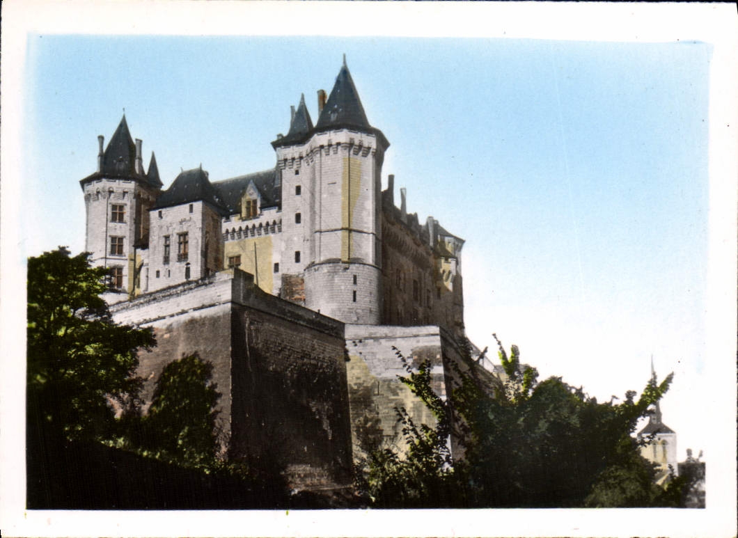 CPM Samur Le Chateau Et Les Remparts