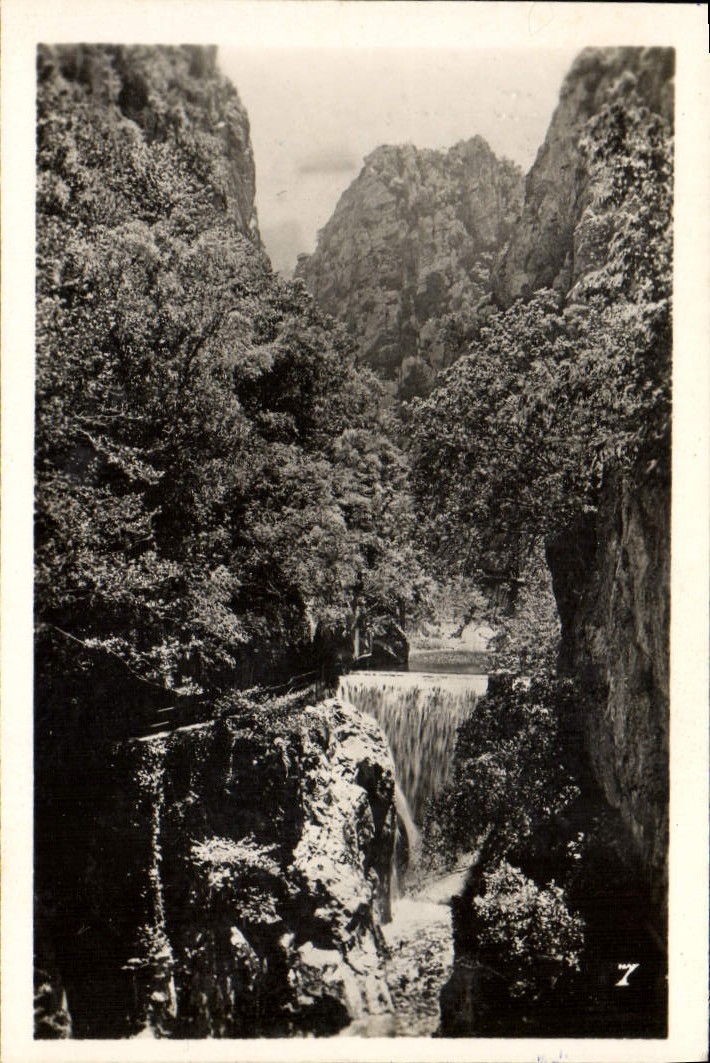 MODERN CARD throats of the cascade of Annibal