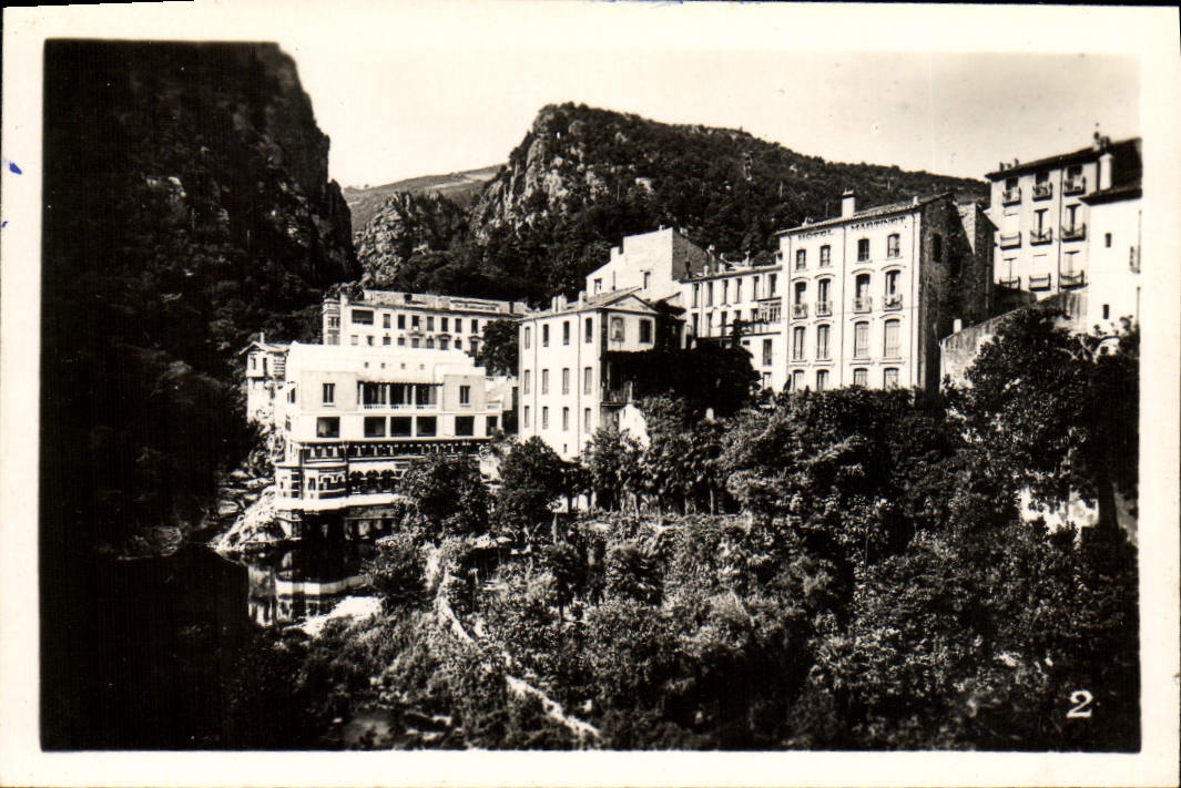MODERN CARD thermal baths and the Amelie hotels les Bains