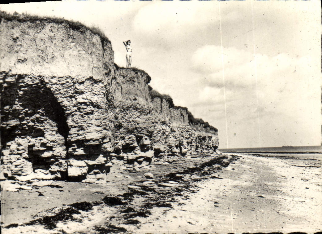 MODERN CARD Lion sur Mer Cliffs