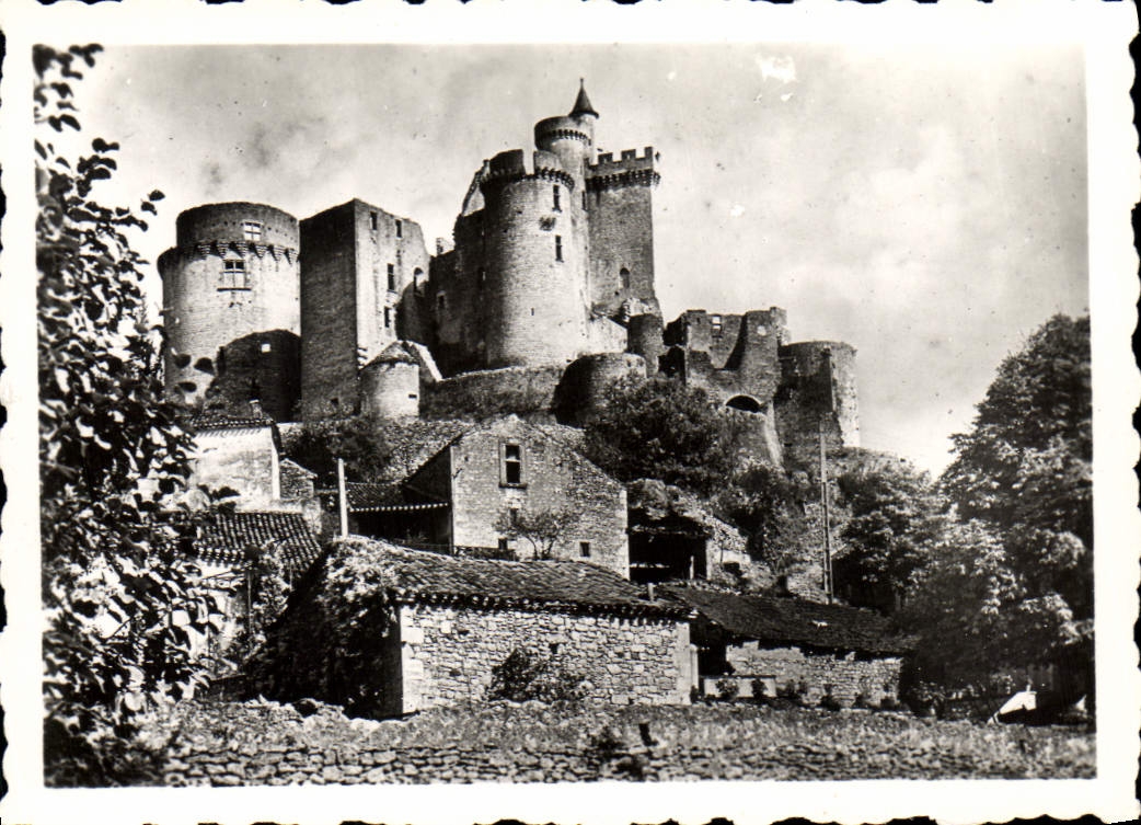 CPM Vieilles Maisons Remparts Bonaguil