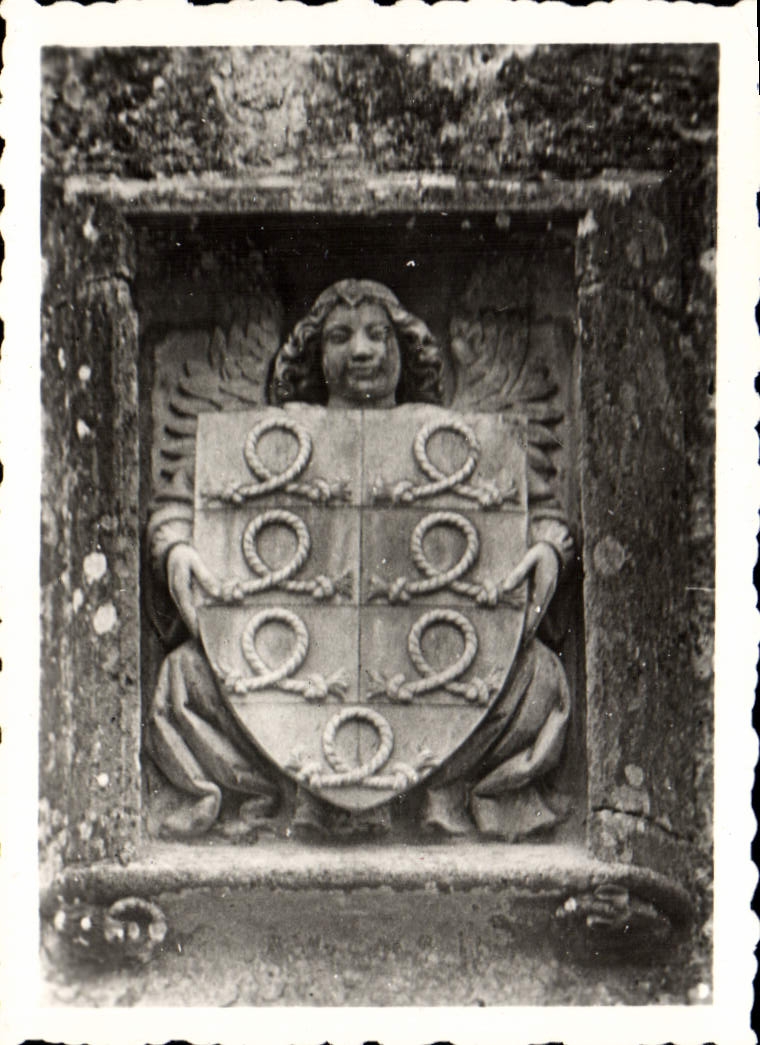 CPM Armoiries De Beranger De Roquefeuil Constructeur De Bonaguil