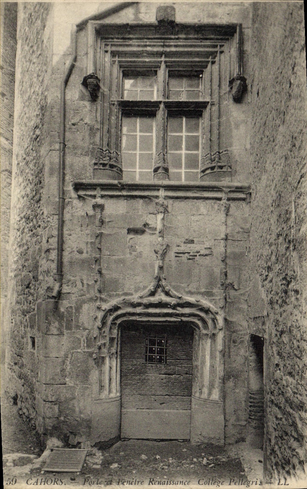 VINTAGE POSTCARD Cahors Carries and fenestrates Renaissance Pellegris College