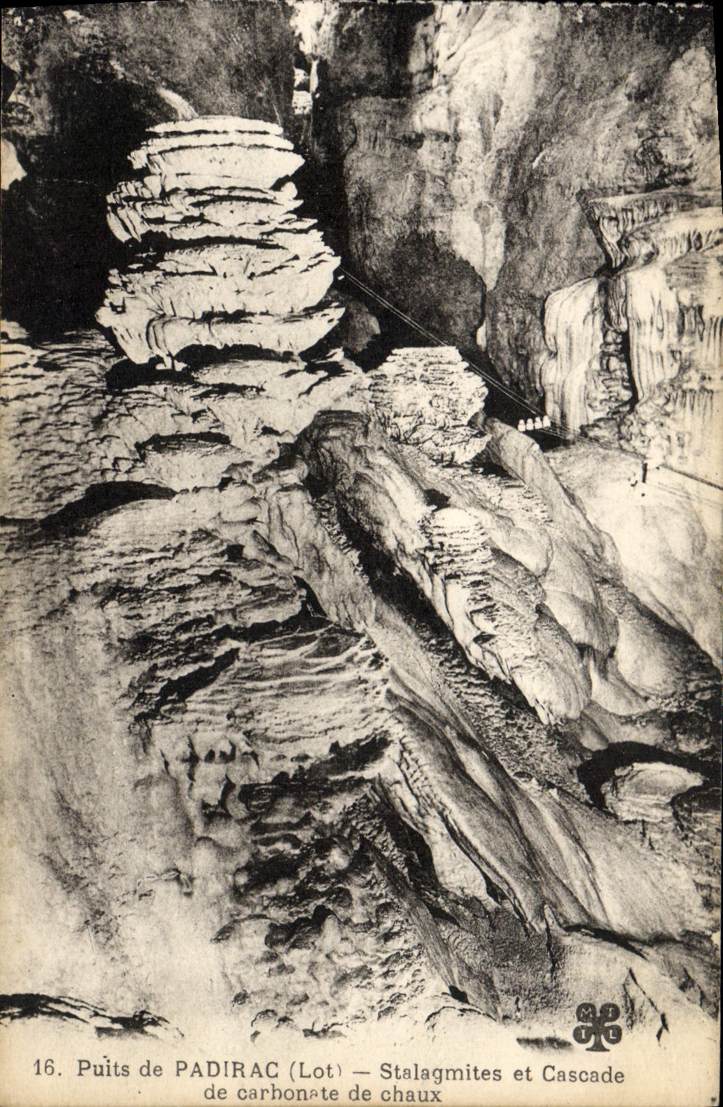 CPA Puits De Padirac Stalagmites Et Cascade De Carbonate De Chaux