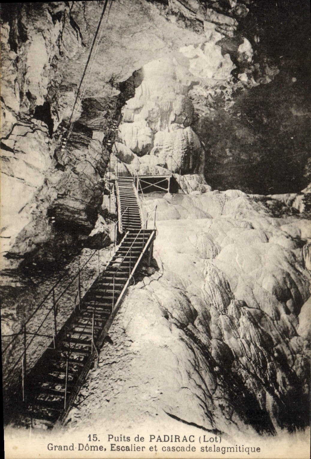 CPA Puits De Padirac Grande Dome Escalier Et Cascade Stalagmitique