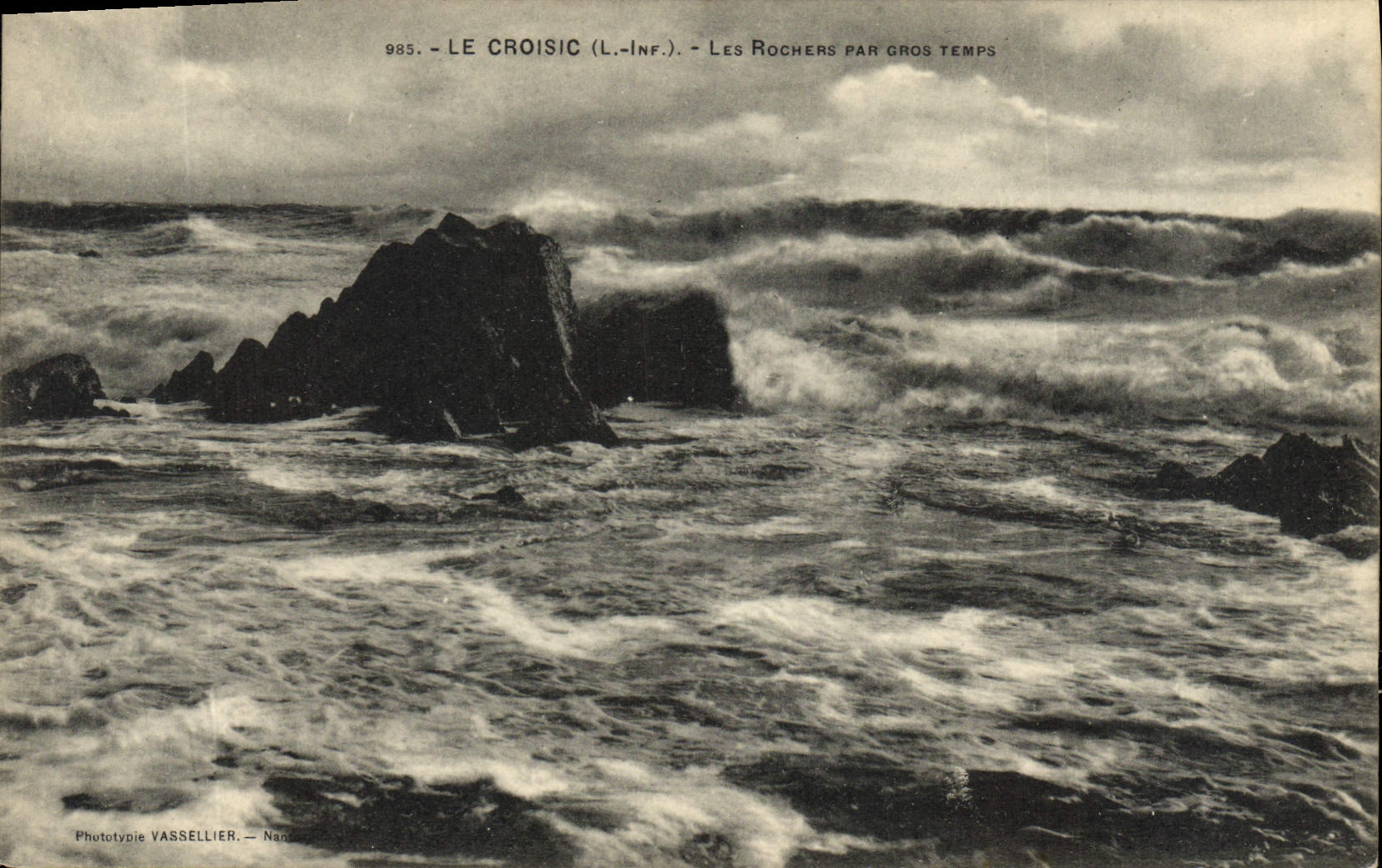 VINTAGE POSTCARD Croisic Rocks By large Remps