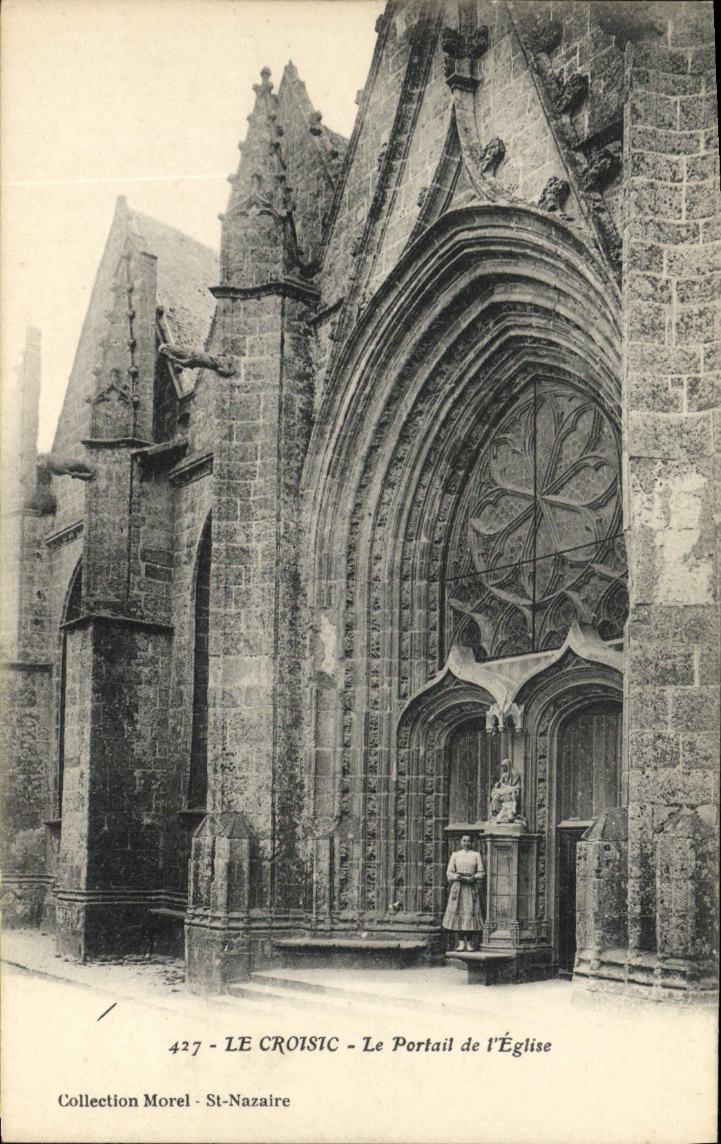 VINTAGE POSTCARD Croisic the Gate Of the Church