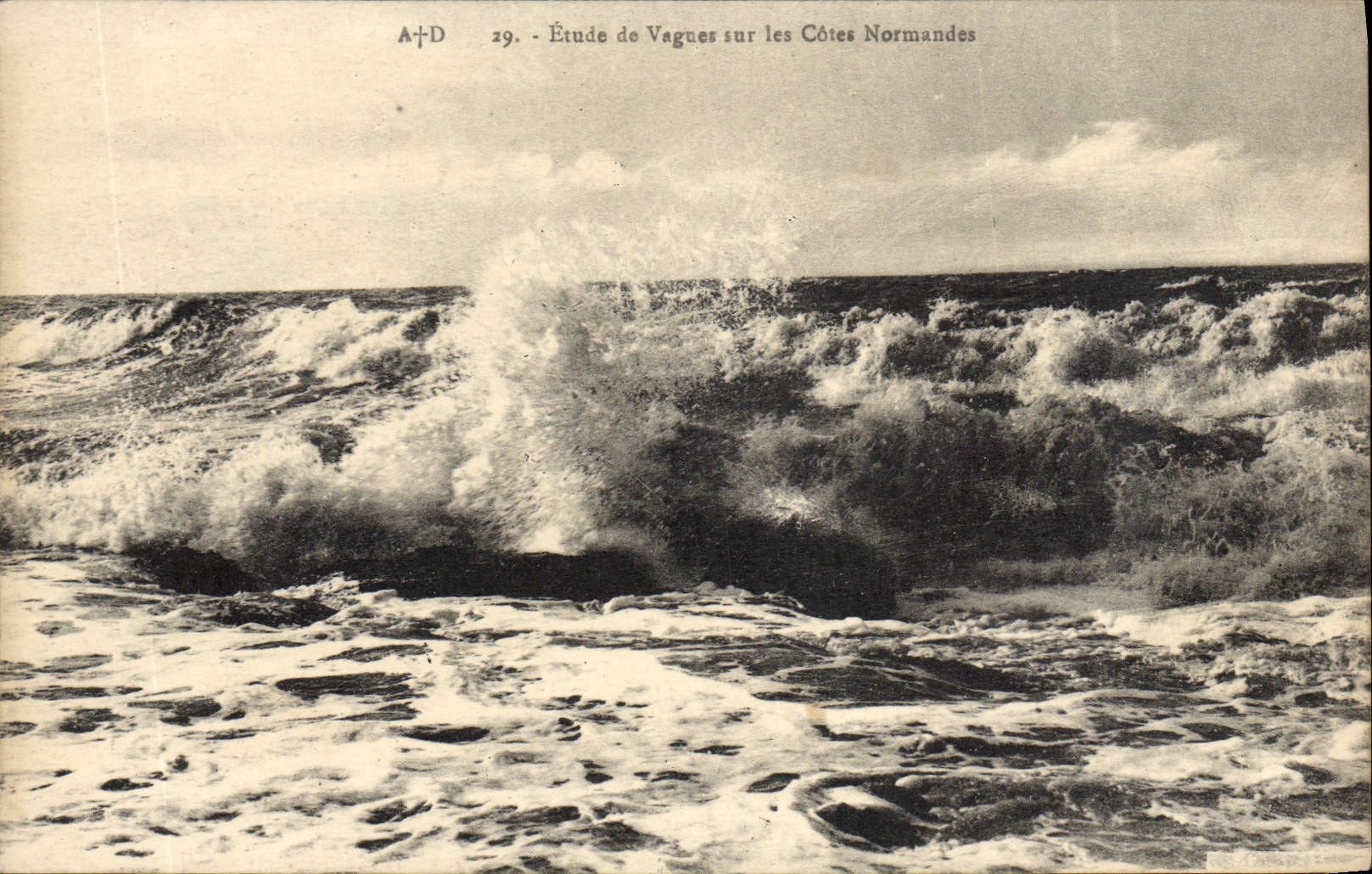 CPA Etude De Vagues Sur Les Cotes Normandes