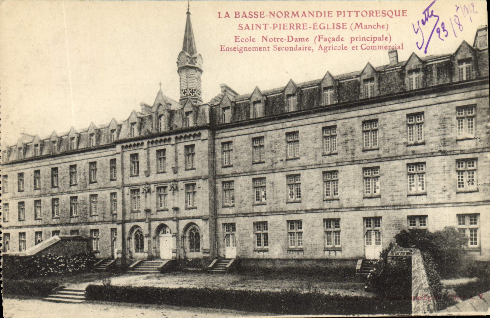 CPA La Basse Normandie Pittoresque Saint Pierre Eglise Ecole Notre Dame Facade principale Enseignement secondaire a