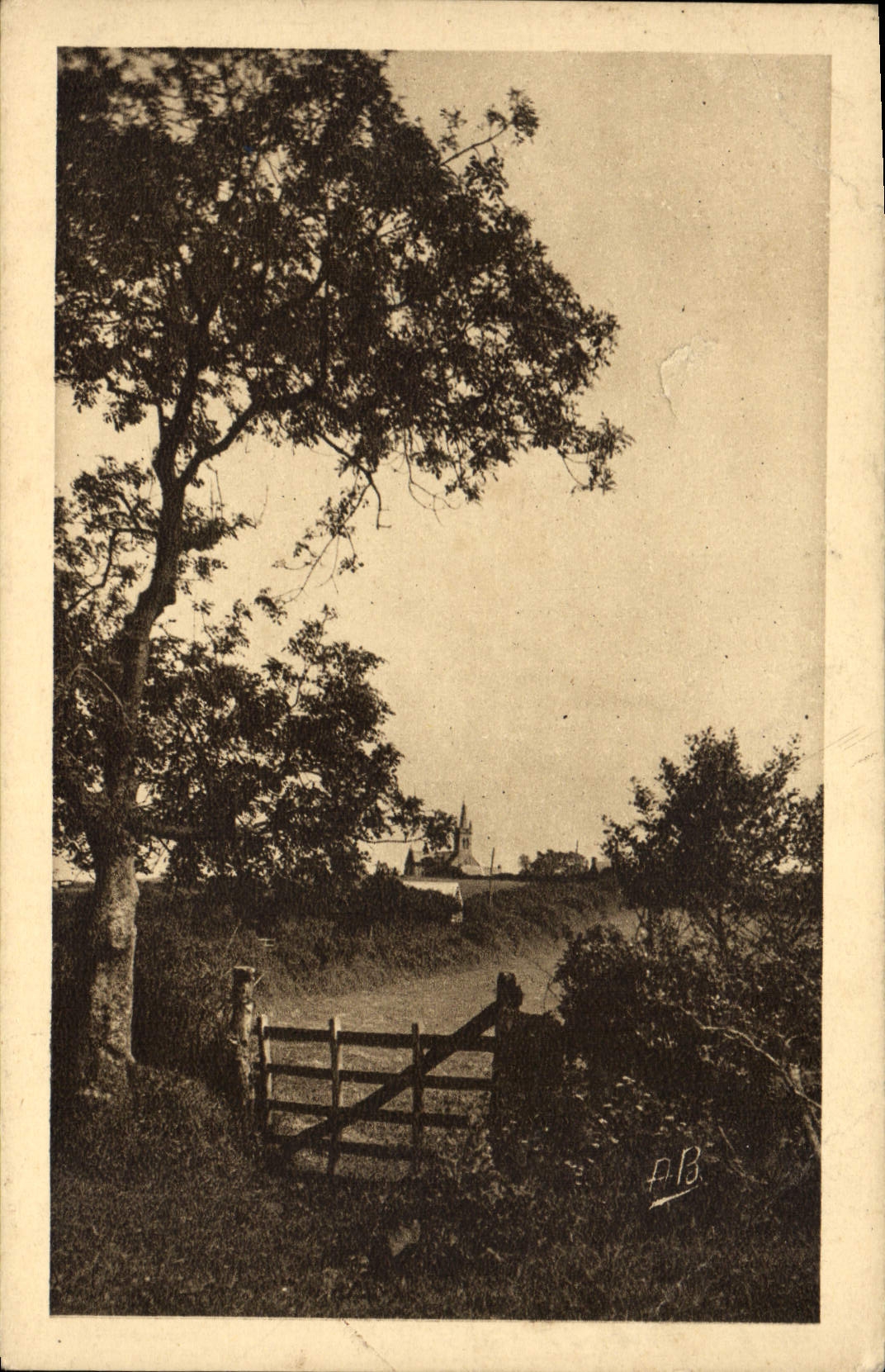 VINTAGE POSTCARD Nacqueville High Landscape the Church