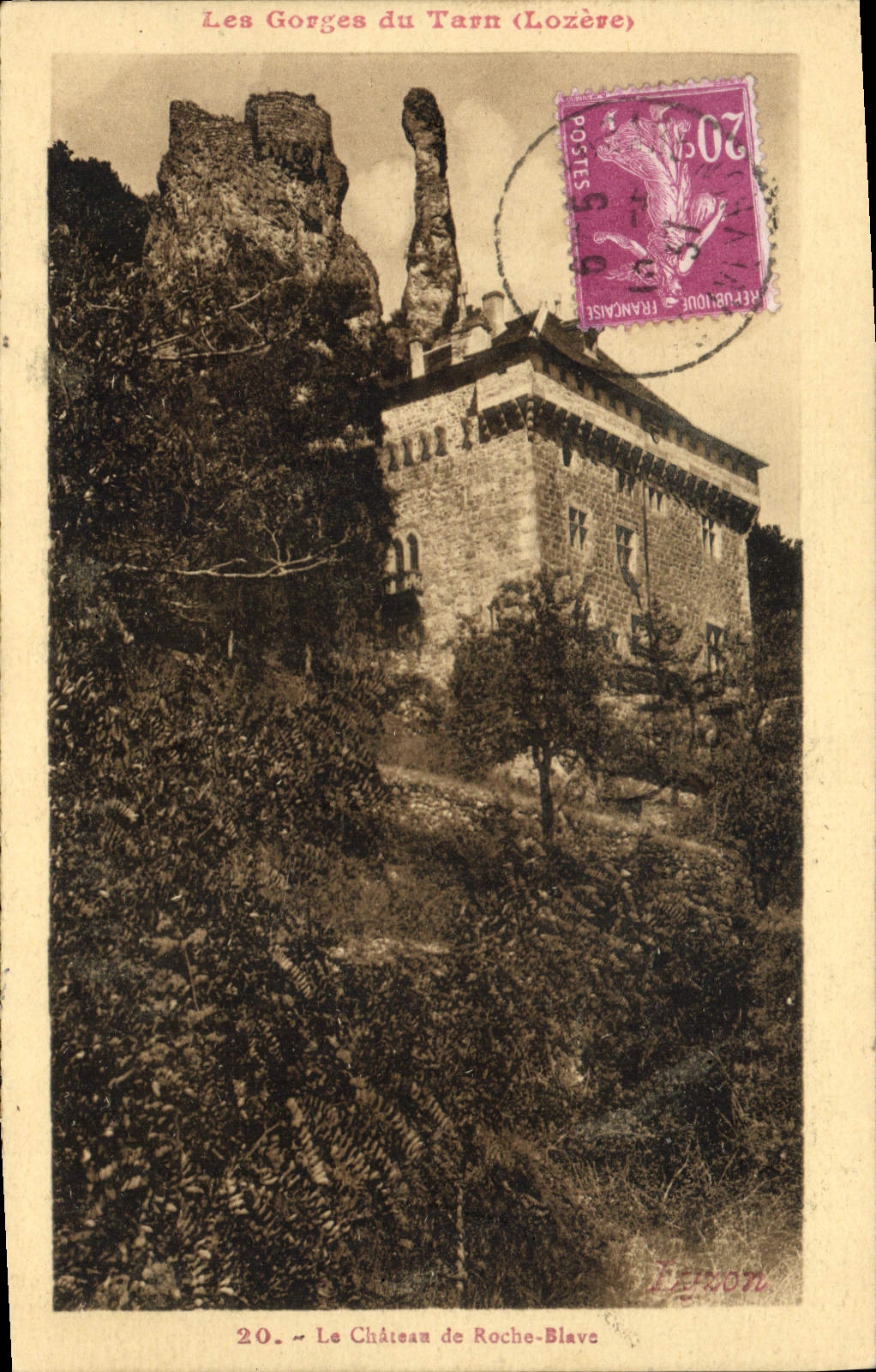VINTAGE POSTCARD the castle of Blave Rock