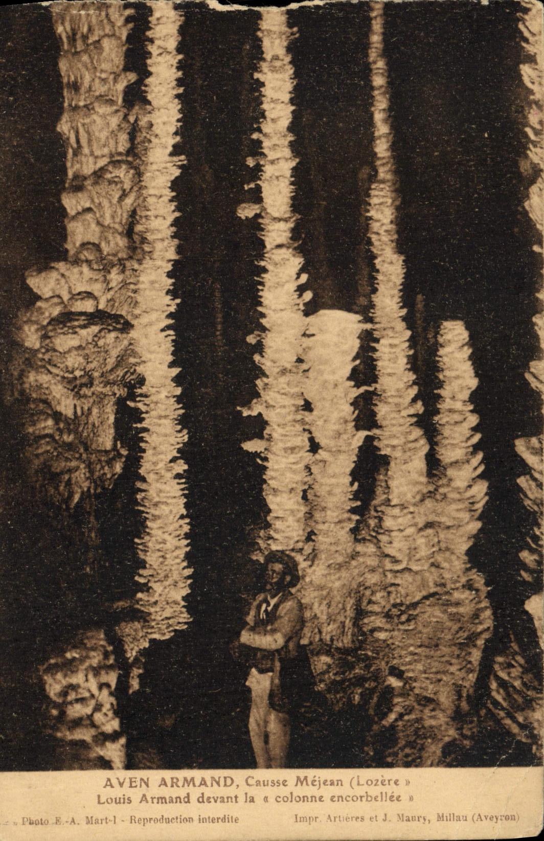 VINTAGE POSTCARD Swallow-hole Armand Causse Mejean