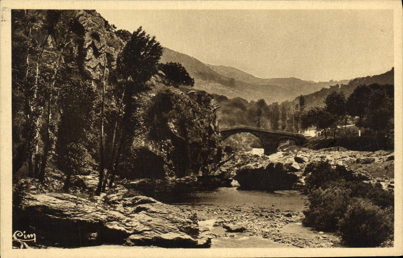 CPA Gorges Du Tarn Florac La plage de Florac Le rocher des fees