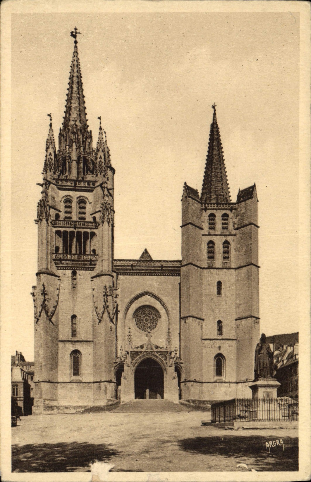 CPA Mende La Cathedrale 