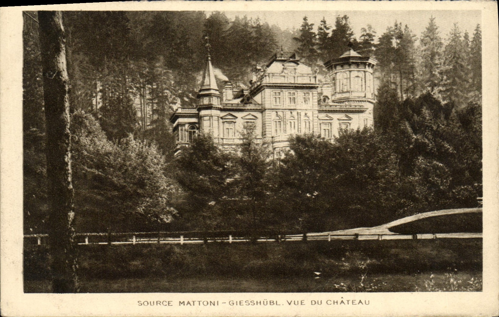 CPA Source Mattoni Giesshubl Vue Du Chateau