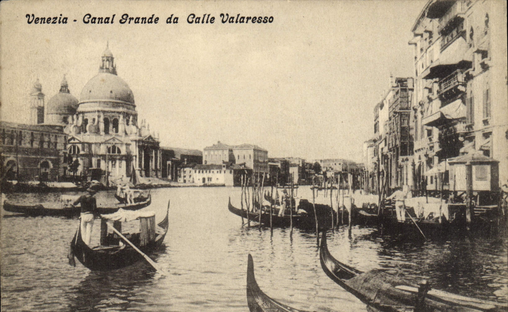 VINTAGE POSTCARD Venezia Large Canal da Calle Valaresso