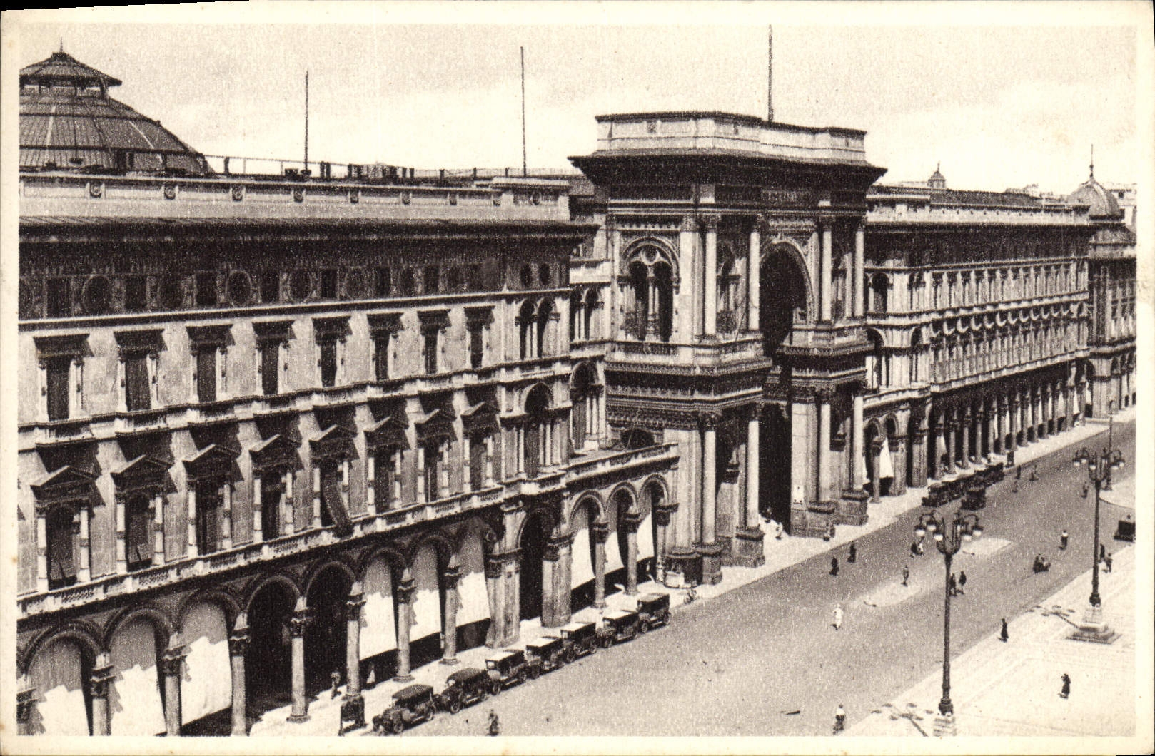 VINTAGE POSTCARD Milano Facciata Della Galleria Vittorio Emanuele II