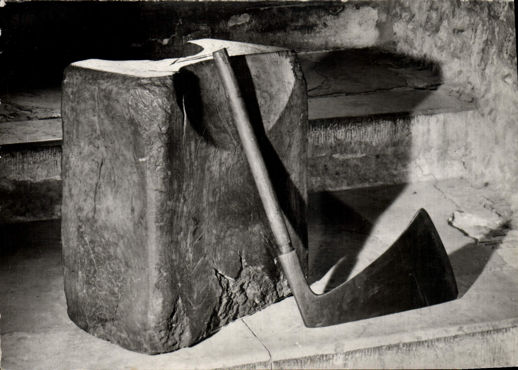 CPM Tower Of London The Block And Axe