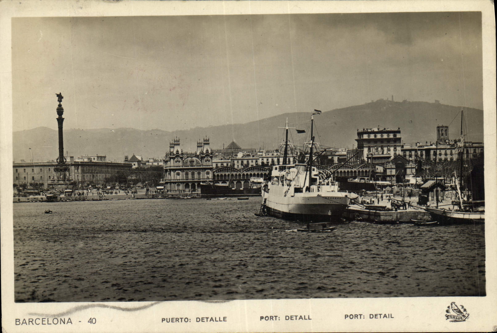 VINTAGE POSTCARD Barcelona Puerto Packs up Boats