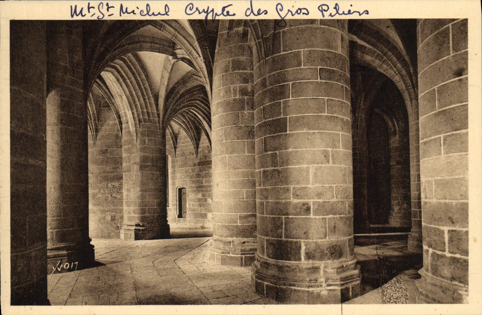 CPA La Douce France Le Mont St Michel Abbaye La Crypte Des Gros Piliers