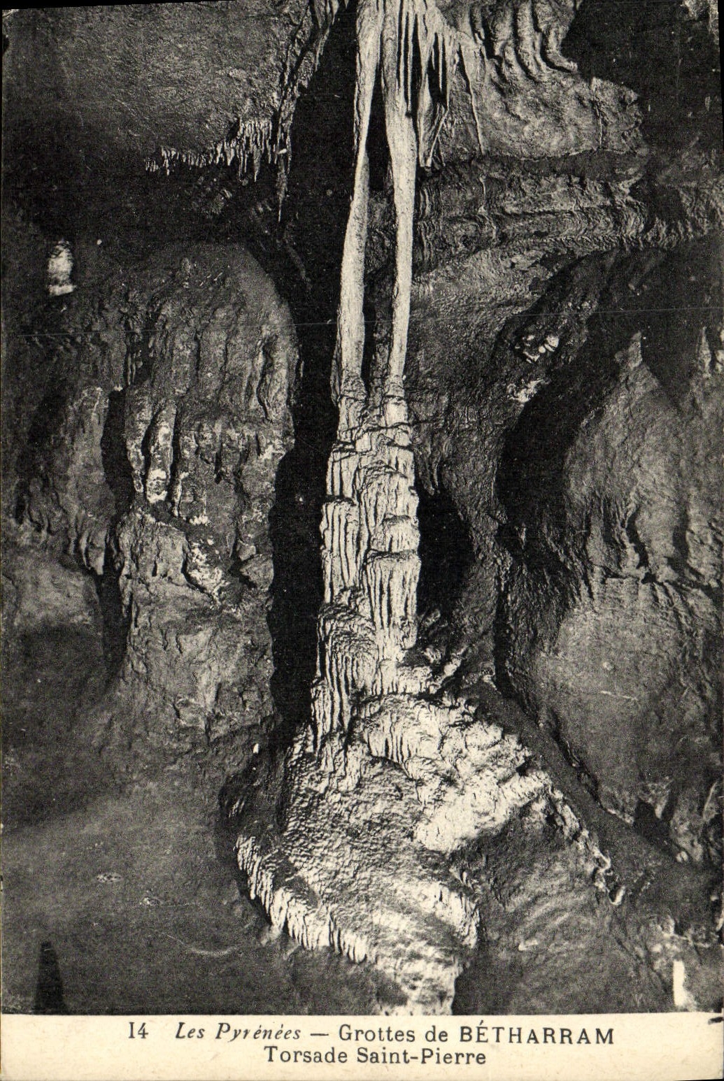 VINTAGE POSTCARD the Pyrenees Grottes De Betharram Twists Saint Pierre