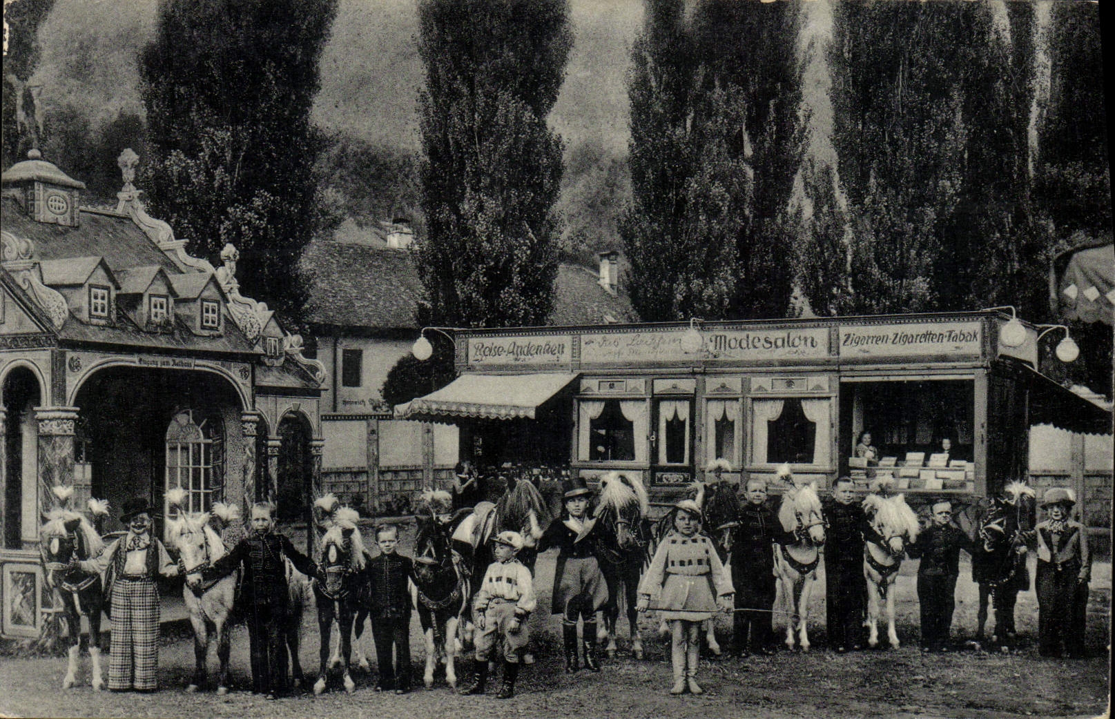 CPA Schaefer's Marchenstadt Liliput Berlin Nains Chevaux Poneyx JOckey