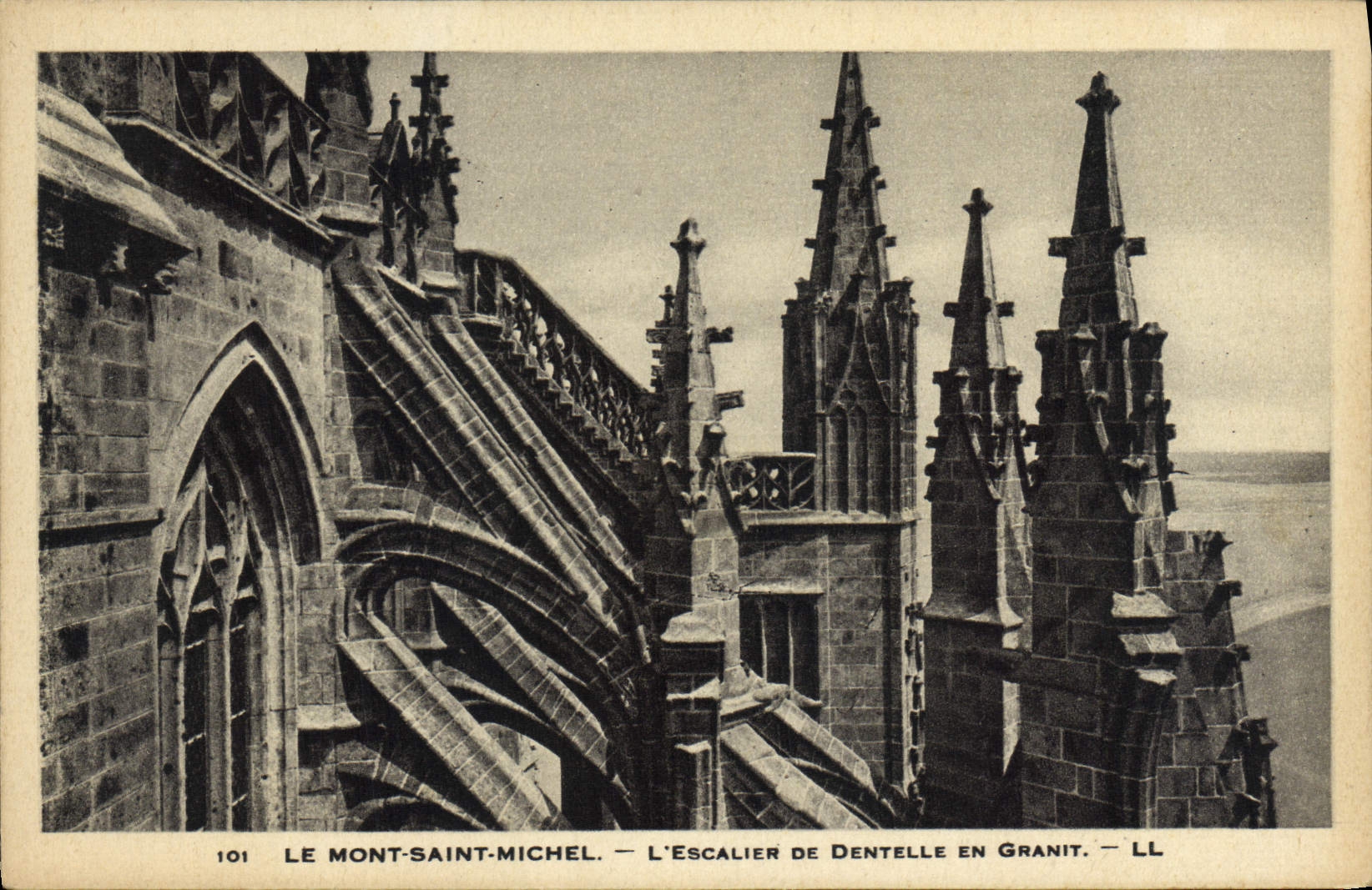 CPA Le Mont Saint Michel L'Escalier De Dentelle En Granit