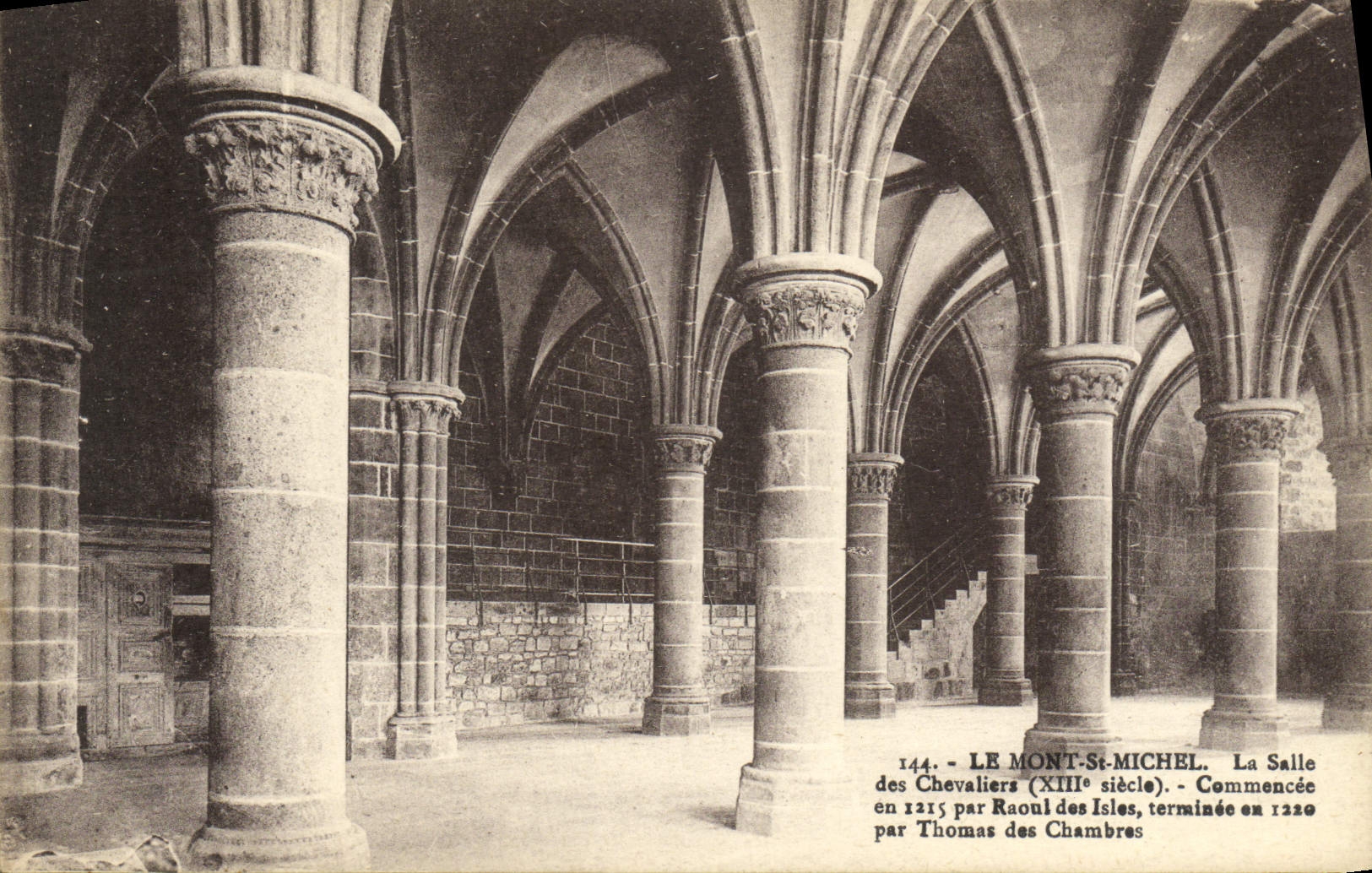 CPA Le Mont Saint Michel La Salle Des Chevaliers